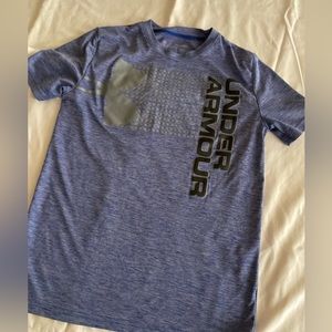 Boys size XL Underarmour heat gear tee blue EUC